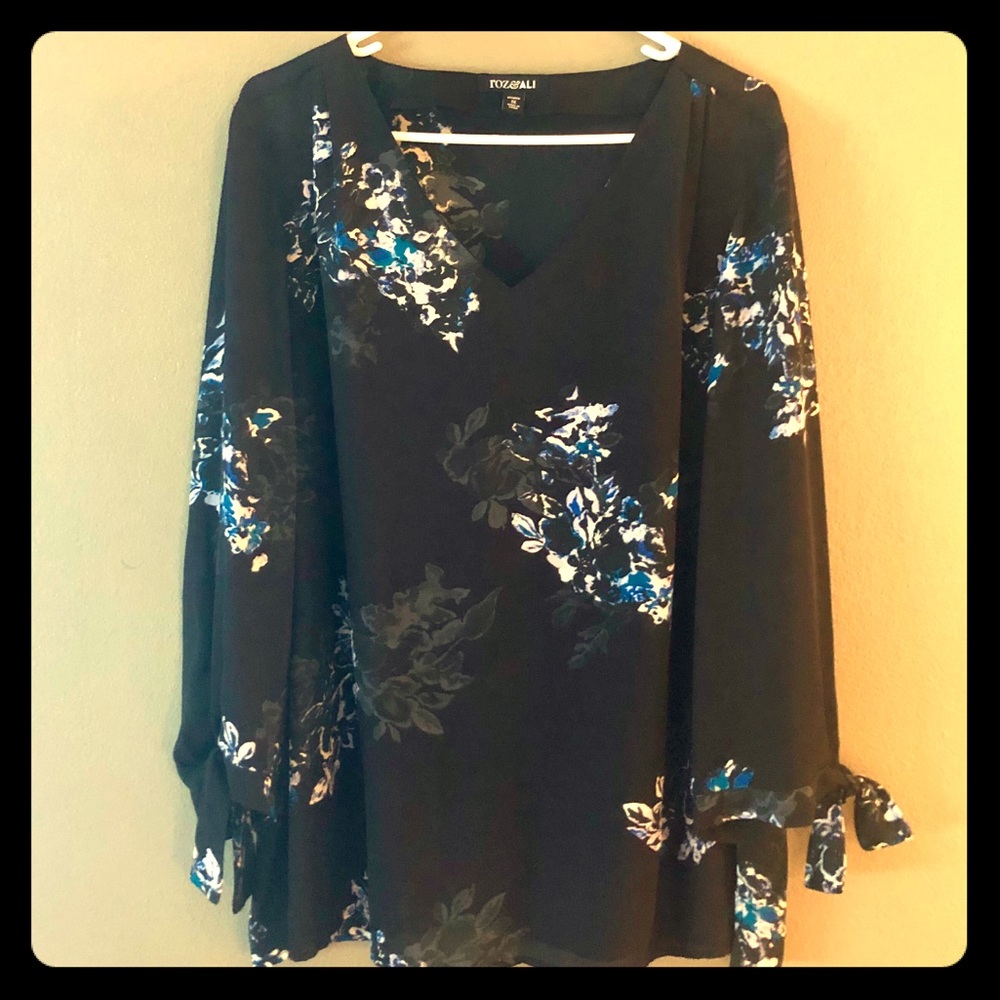 Sheet v neck blouse